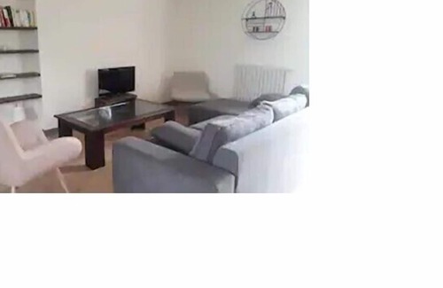 La Roche-sur-Yon House | 6-person gite with stunning view of Moulin Papon lake