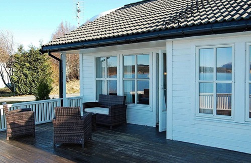 Fiksdal House | 6 person holiday home in tomrefjord