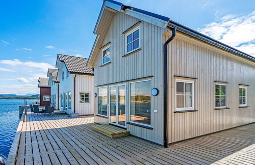 Averoy Municipality House | 6 person holiday home in Averøy