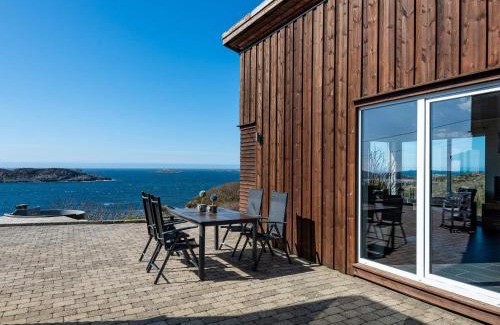 Bomlo House | 6 person holiday home in BØMLO-By Traum