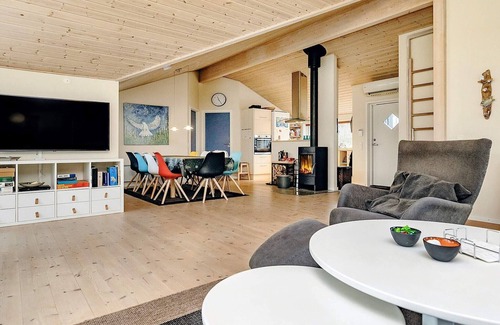 Hou House | 6 person holiday home in Hals-By Traum