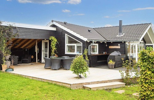 Ronde House | 6 person holiday home in Rønde-By Traum