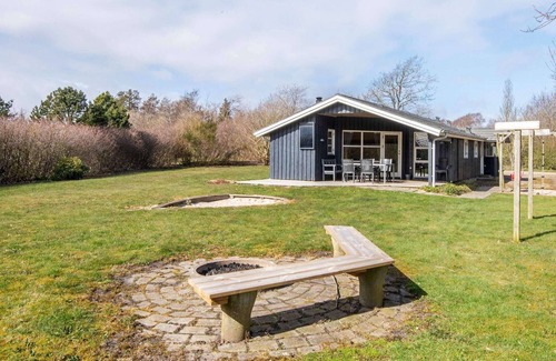 Skaven Strand House | 6 person holiday home in Tarm