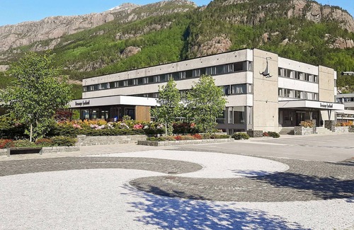 Svelgen Apartment | 6 person holiday home in Svelgen
