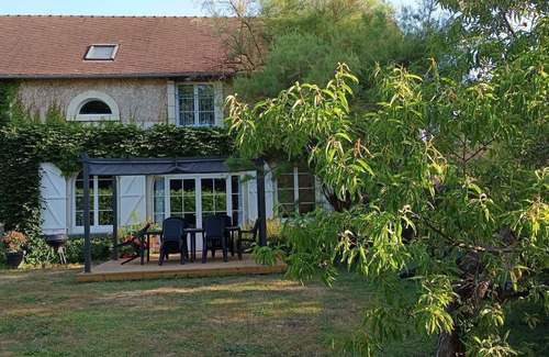 Vouneuil-sur-Vienne House | 6 persons with privative garden, heated pool
