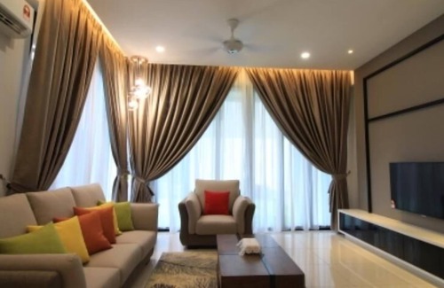 Seri Kembangan Apartment | #6 Tropical Evilla Executive Suite