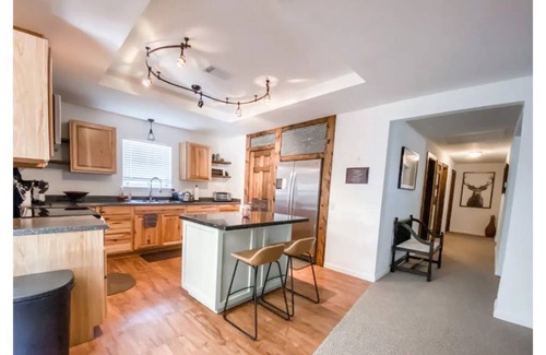 Bates House | 60 acres nestled in the Ouachita National Forest