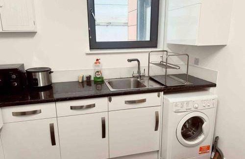 Sutton Central Apartment | 60 m² Apartment ∙ 2 bedrooms ∙ 4 guests