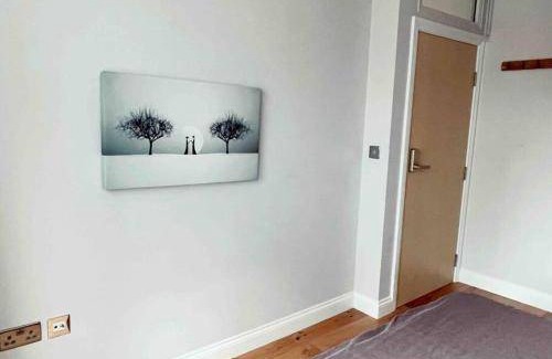 Sutton Central Apartment | 60 m² Apartment ∙ 2 bedrooms ∙ 4 guests