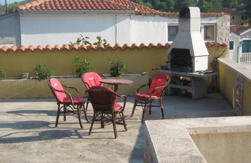 Zirje Apartment | 60 m² Apartment ∙ 2 bedrooms ∙ 5 guests