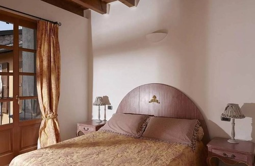 Como City Centre Apartment | 60 m² Apartment ∙ 2 bedrooms ∙ 4 guests