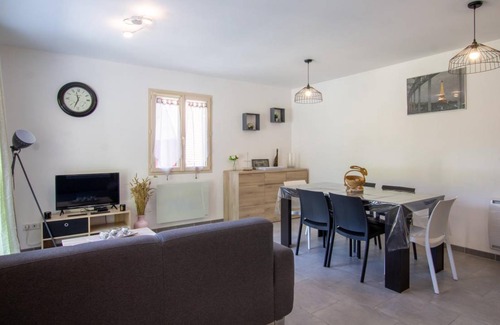 Auriac-du-Perigord House | 60 m² Gîte ∙ 2 bedrooms ∙ 4 guests