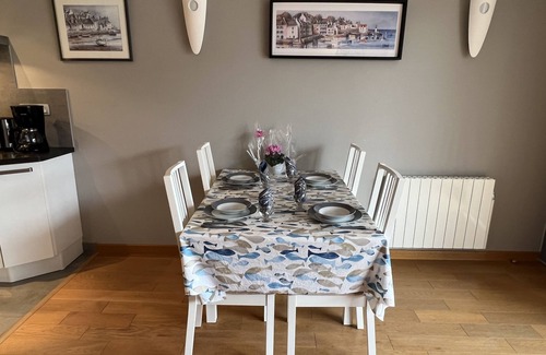 Perros-Guirec Apartment | 60 sq.m luxury apartment for 4-5 people, downtown and sea, near the beach, parking, WIFI Internet