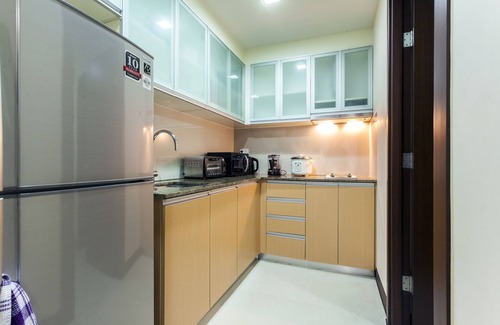 Salcedo Village Apartment | 60 Sqm 1 B/R @ Two Central (P)