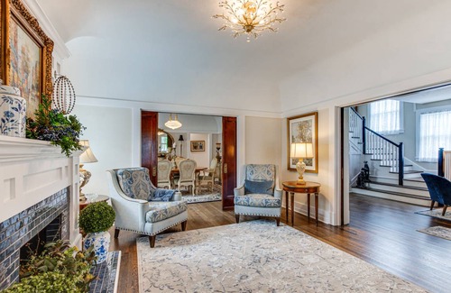 Zelienople House | 603 m² House ∙ 4 bedrooms ∙ 10 guests