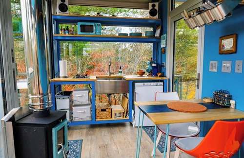 Epworth Apartment | 60ft Tall Lookout Tower! 14 Acres~River~Rooftop