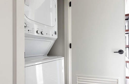 Cascade Apartment | 624 Yale Ave N in Seattle