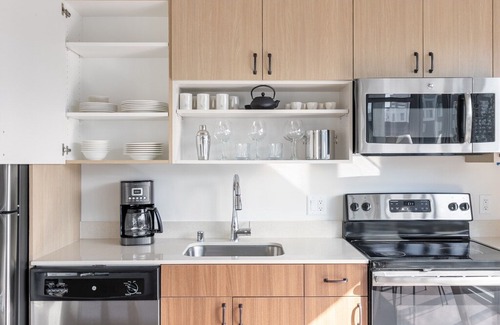 Cascade Apartment | 624 Yale Ave N in Seattle