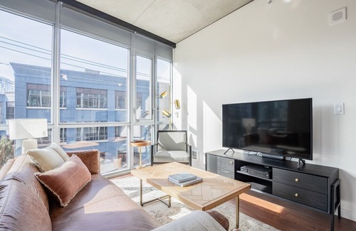 Cascade Apartment | 624 Yale Ave N in Seattle