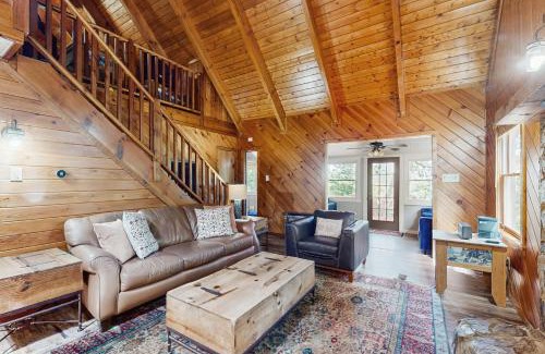 Screamer Mountain House | 629 Saddle Gap Dr