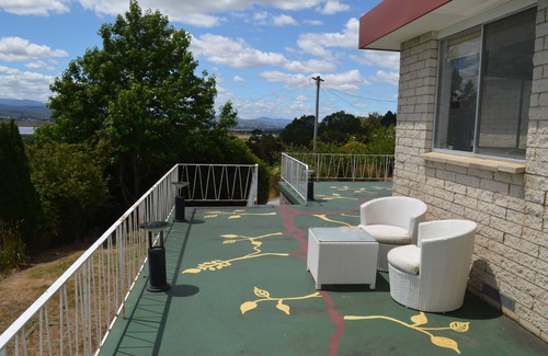 Riverside House | 633WT - Riverview House