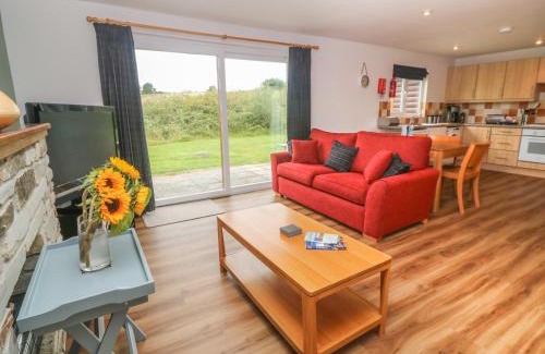 St Wenn House | 64 Waterside