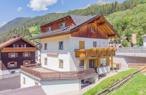Pettneu am Arlberg Apartment | 65 m² Apartment ∙ 2 bedrooms ∙ 5 guests