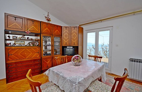 Drvenik Apartment | 65 m² Apartment ∙ 2 bedrooms ∙ 5 guests