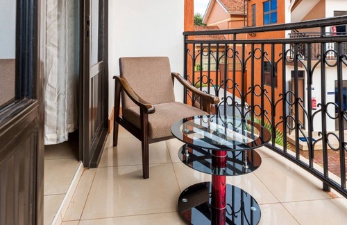 Kampala Apartment | 65 m² Apartment ∙ 3 bedrooms ∙ 6 guests