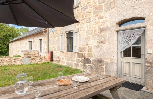 Albaret-le-Comtal House | 65 m² Gîte ∙ 2 bedrooms ∙ 6 guests