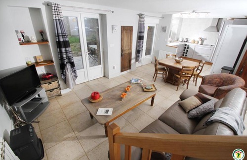 Hostun House | 65 m² Gîte ∙ 2 bedrooms ∙ 5 guests