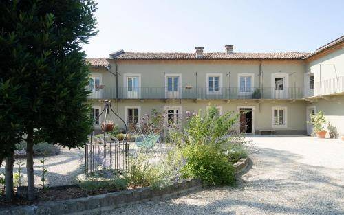 Santo Stefano Belbo House | 65 m² House ∙ 4 guests