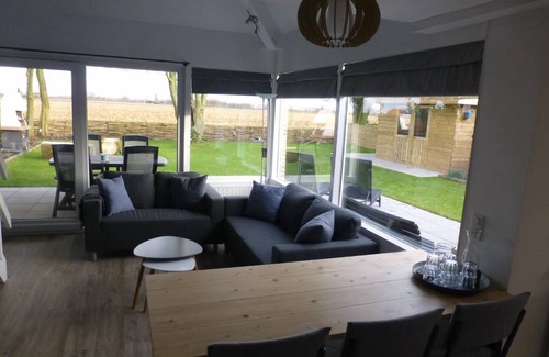Stavenisse House | 65 m² House ∙ 2 bedrooms ∙ 5 guests
