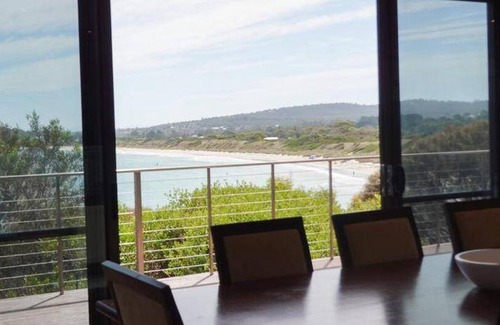 Primrose Sands House | 669 m² House ∙ 3 bedrooms ∙ 5 guests