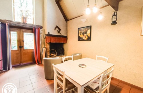Saint-Cirq-Lapopie House | 68 m² Gîte ∙ 2 bedrooms ∙ 4 guests