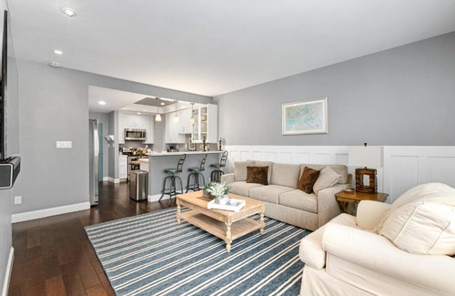 Carlsbad House | 689 - Steps to the Resort, Peaceful Studio with free Wifi & Parking