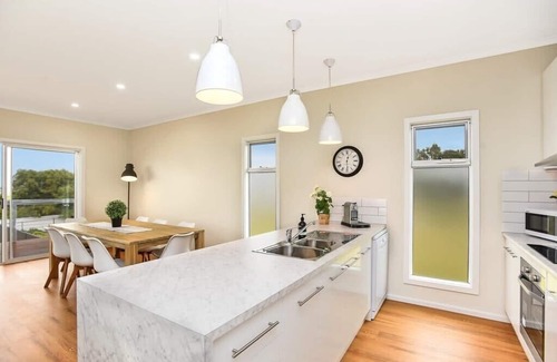 Encounter Bay Apartment | 6A Giles St - Sea Views, one street from the beach!