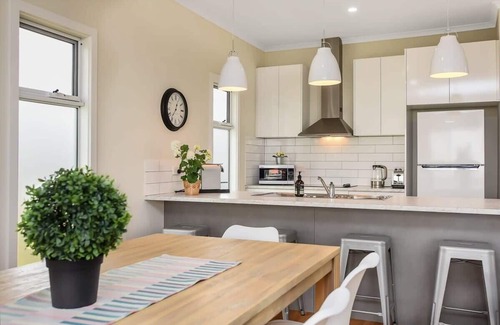 Encounter Bay Apartment | 6A Giles St - Sea Views, one street from the beach!