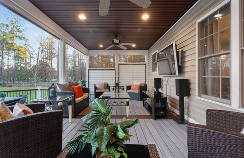 Chesterfield House | 6BR 4Bath Haven with Gorgeous Yard