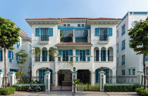 Bai Chay Villa | 6BR 5.5bth NEW Villa - 1min walk to beachfront - Tour arrangement