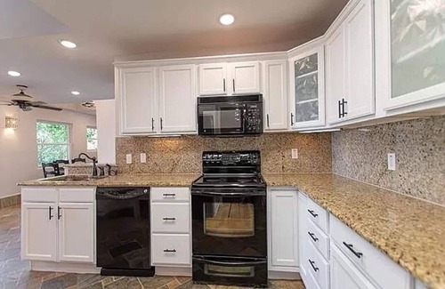 Leisure Land House | 6BR/5Bath Single Story Lake Front Home at Cedar Creek w/boat rental option