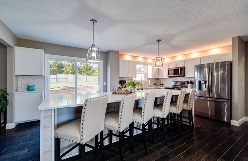Hamilton House | 6BR Home w/Pool - Spooky Nook/MiamiU/KingsIsland