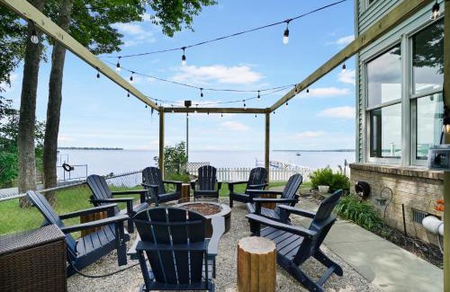Prudenville House | 6BR Houghton Lake House with Indoor Pool, Hot Tub and Golf Simulator