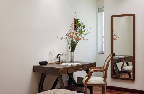 Yen Phu Villa | 6BR sun kissed ANAMOI VILLA near West Lake/Jaccuzzi