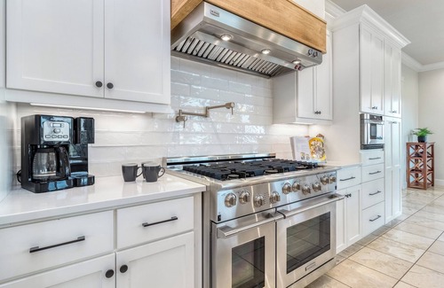 Walla Walla House | 6BR Walla Walla Estate: Pool, Jacuzzi, Theater