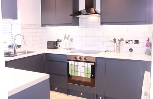 Harlow Apartment | 6Guests-Parking-NearStansted-Accessible