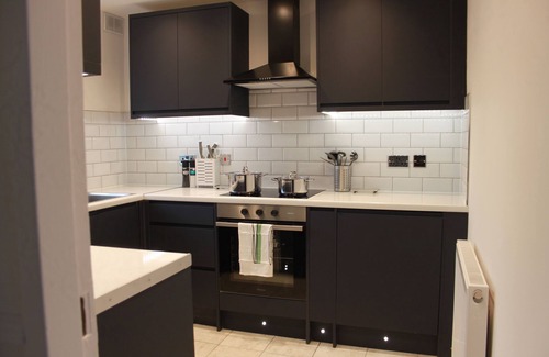 Harlow Apartment | 6Guests-Parking-NearStansted-Accessible