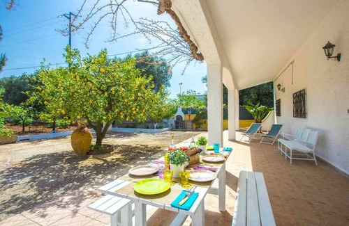 San Vito dei Normanni Villa | 6km from the beaches - near Torre Guaceto Nature reserve. Fenced. Castle at 900m