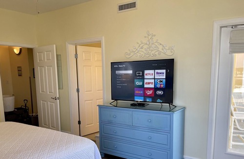 Fort Walton Beach Condo | 🧜‍♀️ 6th Floor 🏖 Great View 🦈 2 King, 1 Queen, 2 Twin 🛏 Family Managed 🌞