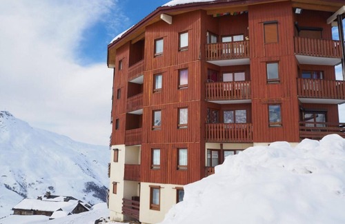 Reberty Apartment | 6th floor, view mountain/mountain/ski slopes, balcony, tv, ski locker, 27-26m², Les Menuires